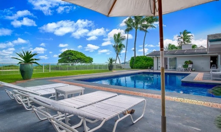 A Piece of Heaven: 6 BDRM Kailua beachfront vacation rental